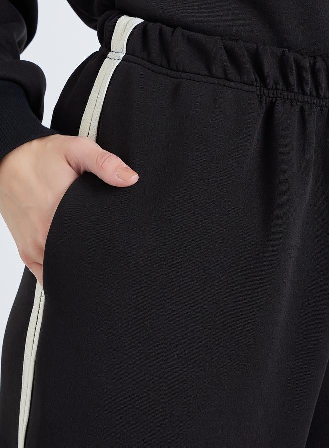 Styli Women Black Wide Leg Joggers with Stripe Detail - Image 3